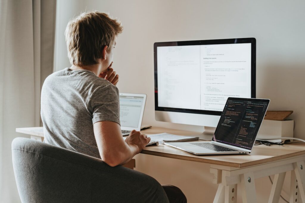 Contribuições e IRRF sobre ressarcimento do teletrabalho